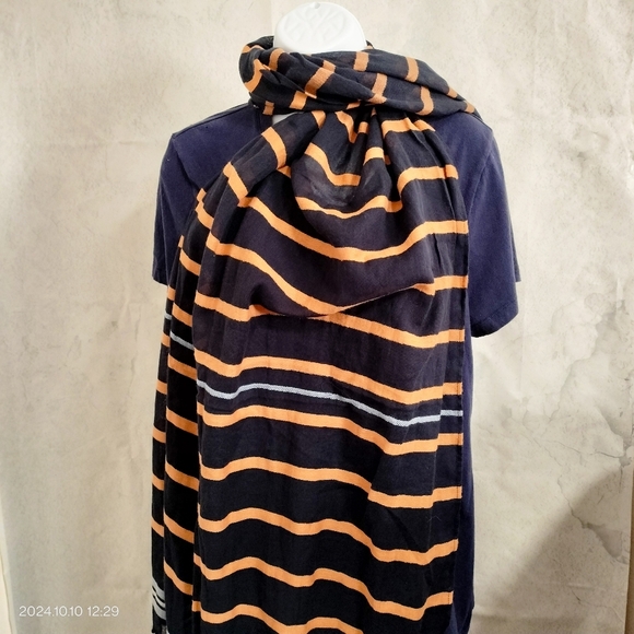 Crown & Ivy Navy Striped by the Sea Multifunctional Scarf Shawl Rectangle Tassel - Picture 1 of 11
